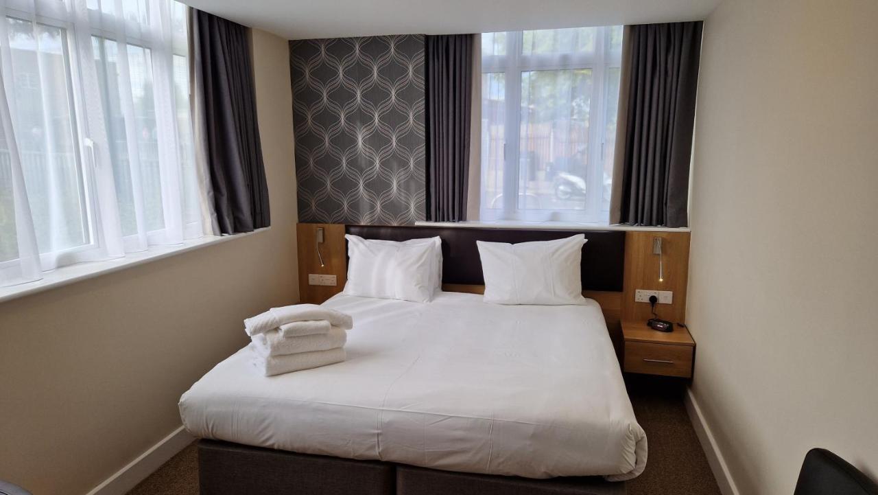 Best Western Northfields Ealing Hotel Лондон Екстер'єр фото