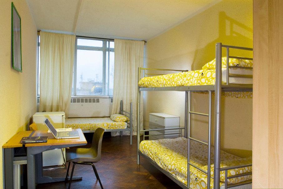 Best Western Northfields Ealing Hotel Лондон Екстер'єр фото